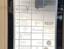 Panneau d'information avec gravure pour devanture de b&acirc;timent et gravure de logos