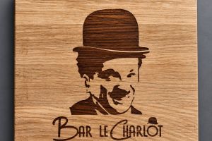 Gravure sur bois personnalis&eacute;e pour cadeau ou occasion sp&eacute;ciale