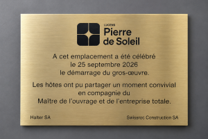 Plaque comm&eacute;morative avec gravure personnalis&eacute;e