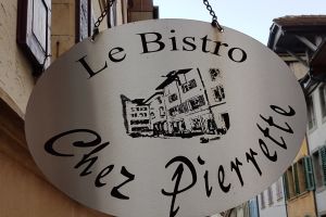 Gravure personnalis&eacute;e pour devanture de restaurant